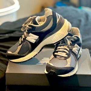 New Balance Gray and Blue Athletic Shoes with Supportive Midsole